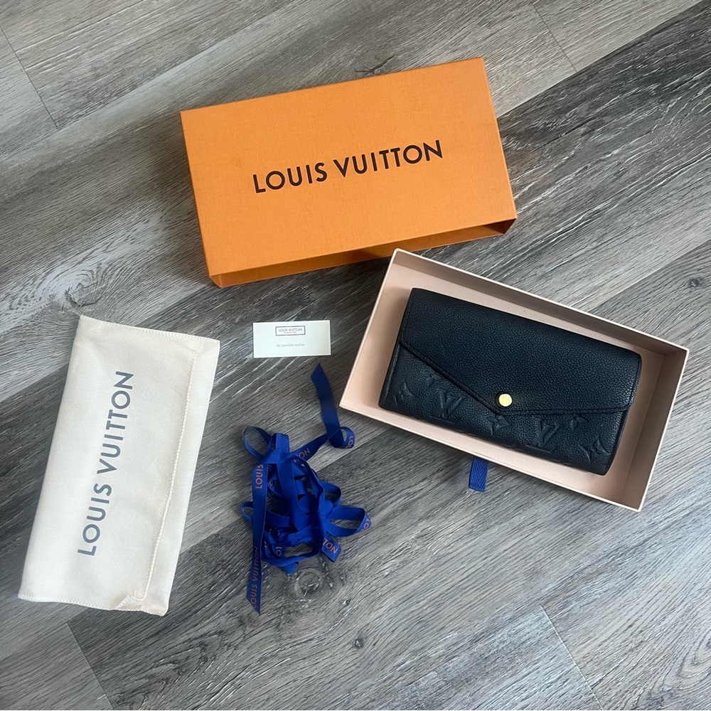 Louis Vuitton black leather Sarah wallet